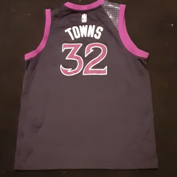 one, karl Anthony towns and lebron james Jersey - Picture 2 of 4